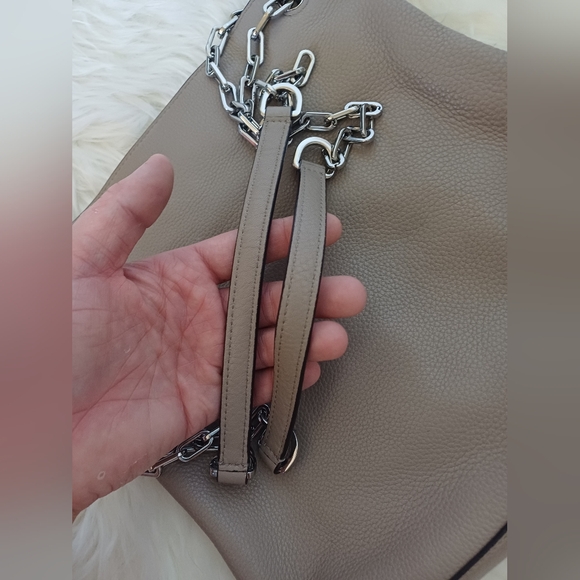 Tory Burch Gray / Taupe Shoulder Bag Purse - Picture 4 of 7